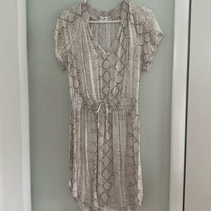 Bella Dahl snakeskin print dress